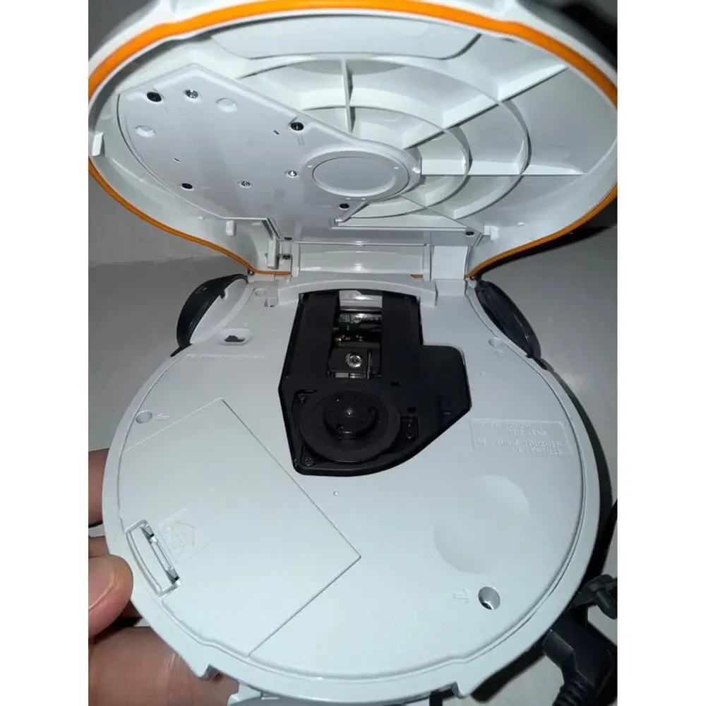 Mint Sony S2 Sports Walkman D-SJ301 Portable CD Player, Orig. Headphones & strap